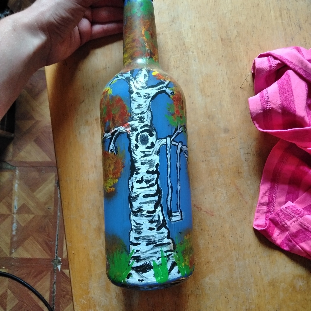 Hand painted bottle - Picture 3 of 4